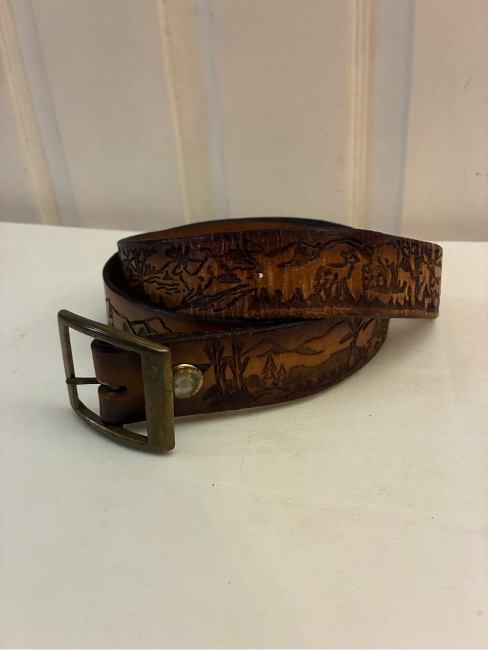 Vintage Unbranded Hand Tooled Leather Belt Size 38 Deer Hunting Forest Scene